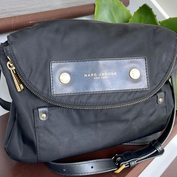 Marc Jacobs Handbags - Marc Jacobs nylon crossbody Handbag Shoulder bag Purse